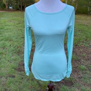GAIAM TOP PALE GREEN STRETCH LONG SLEEVE SIZE XS